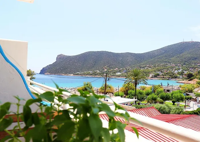 By The Sea Rooms, Avlaki