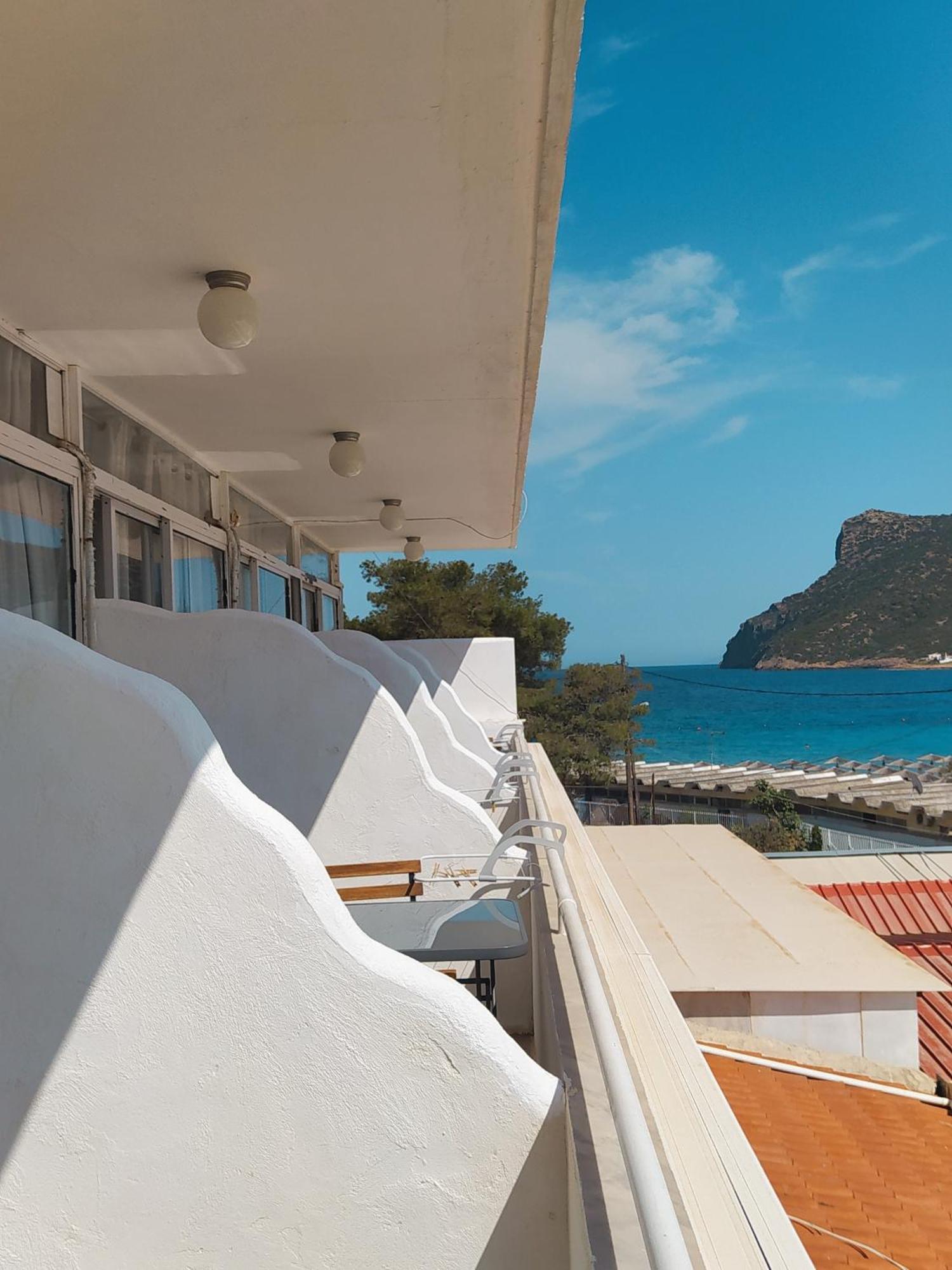 By The Sea Rooms, Avlaki