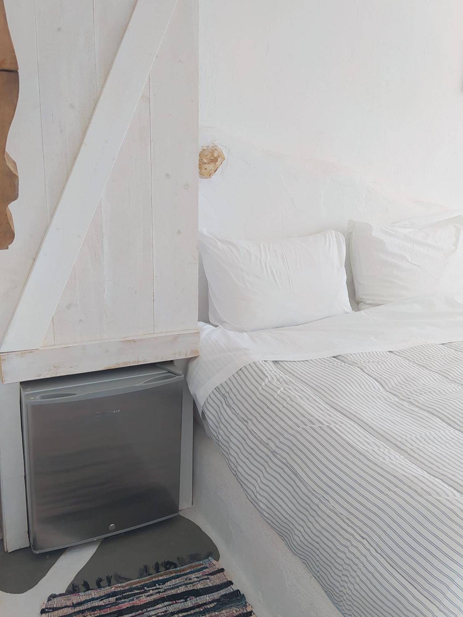 Inn By The Sea Rooms, Avlaki
